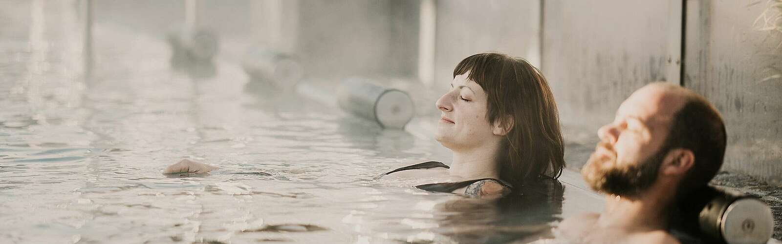 Paar im Wasser