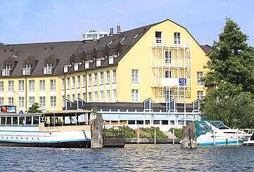 Blick auf das Seehotel Zeuthen