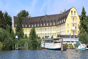 Blick auf das Seehotel Zeuthen