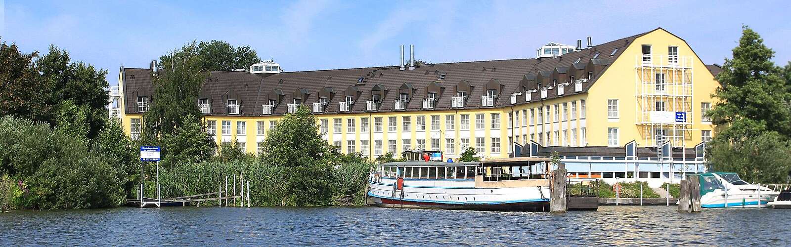 Blick auf das Seehotel Zeuthen
