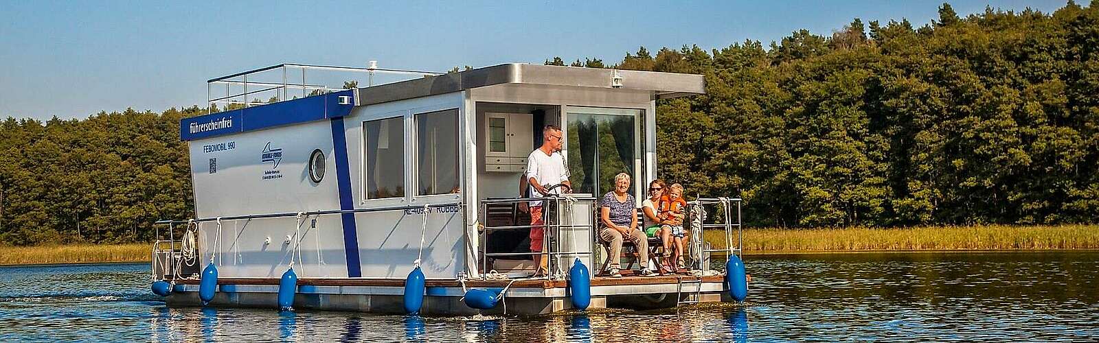 Ferien auf dem Wasser im Febomobil
