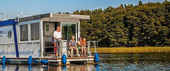 Ferien auf dem Wasser im Febomobil