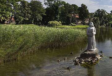 Nonnenfigur im Wutzsee
