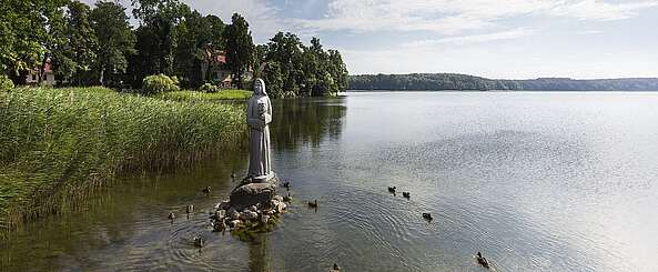 Nonnenfigur im Wutzsee