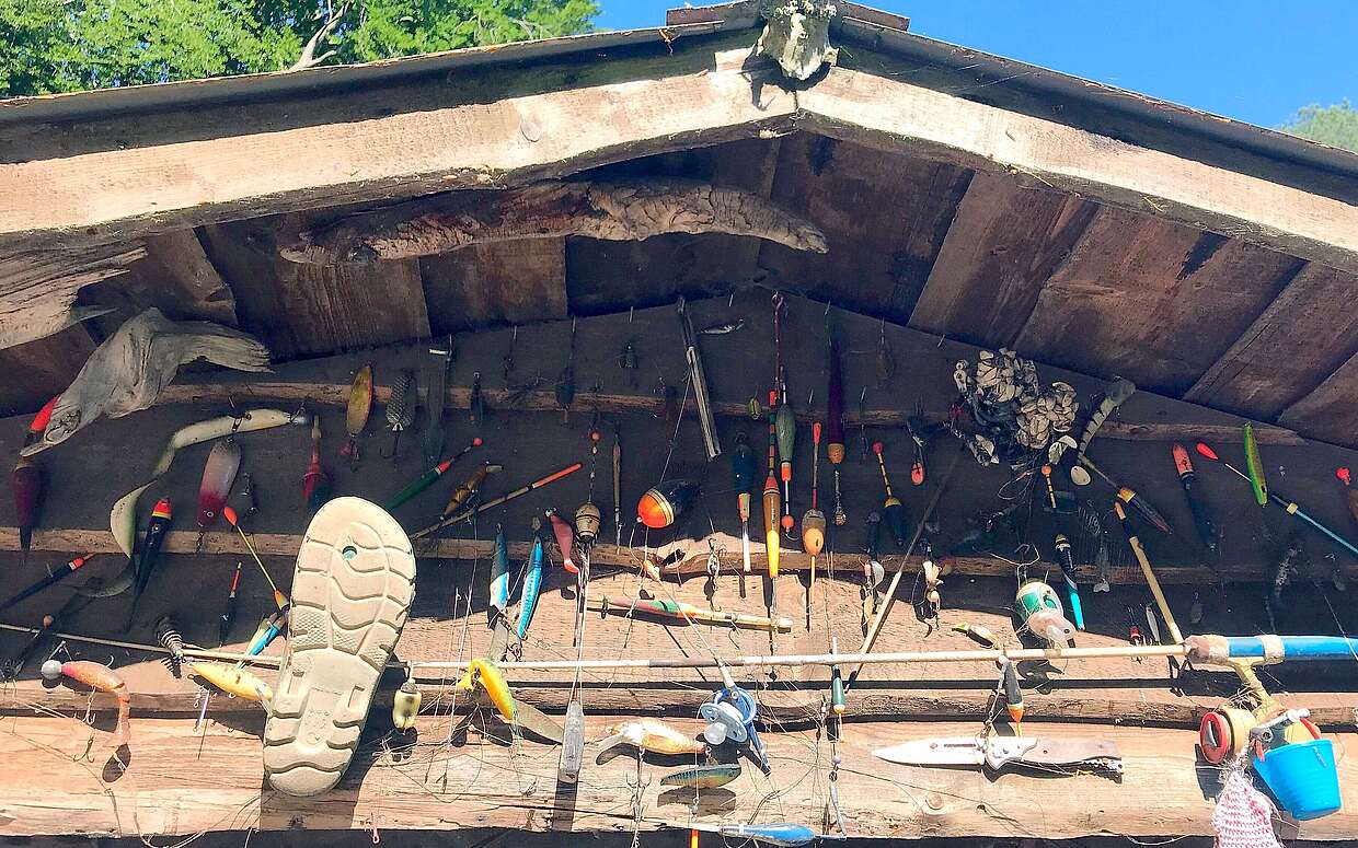 Bunte Köder an der Fischgaststätte in Neuglobsow am Stechlinsee
