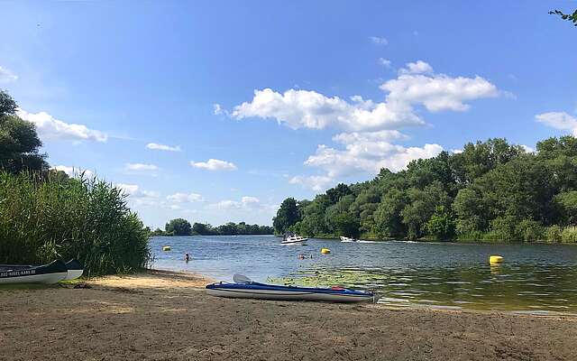Am Havel-Badestrand von Bahnitz
