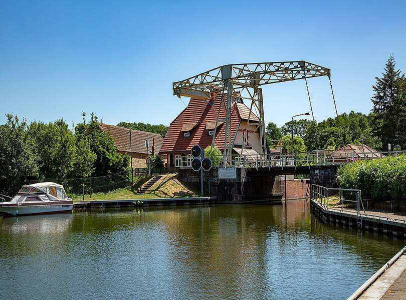 Klappbrücke in Altfriesack