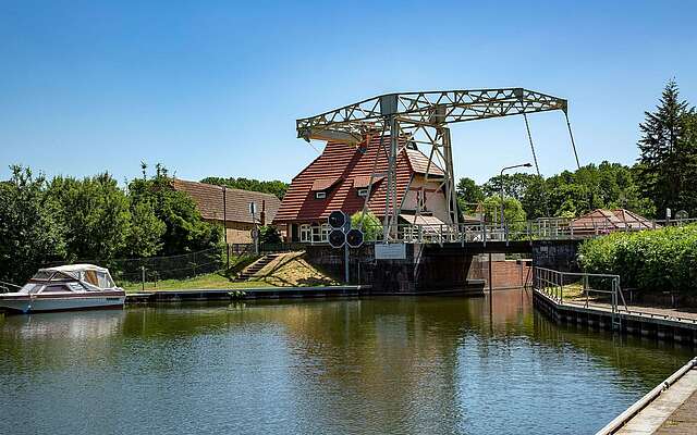 Klappbrücke in Altfriesack