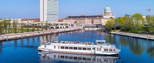 MS Potsdam im Hafen