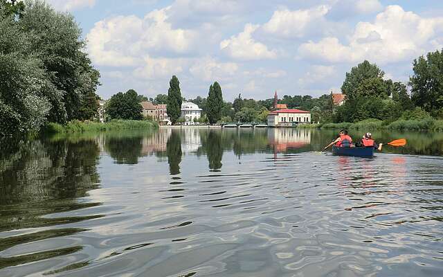 Paddler auf der Neiße bei Guben Paddler auf der Neiße bei Guben