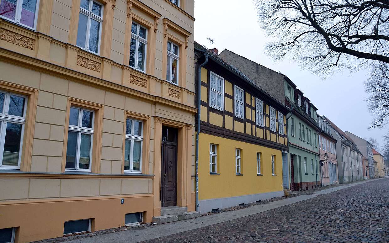 Mittelalterliches Neuruppin: Häuserzeile am Neuen Markt