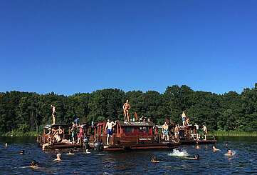 Teamevent auf dem Huckleberrys Floß