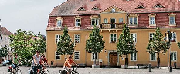 Radler auf dem Marktplatz Bad Liebenwerda