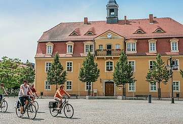 Radler auf dem Marktplatz Bad Liebenwerda