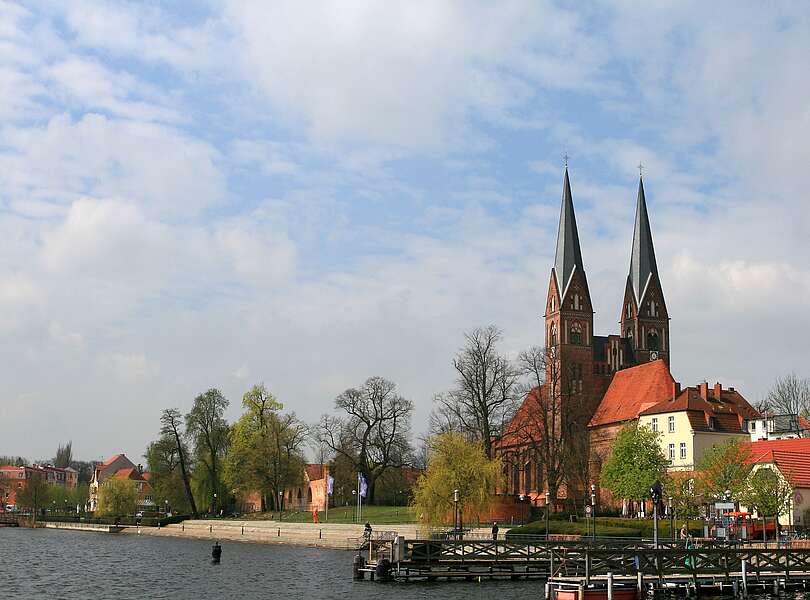 Uferpromenade der Altstadt Neuruppins