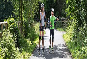 Mädchen auf dem Fläming-Skate