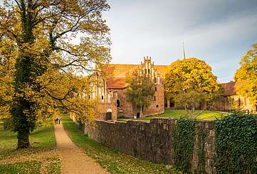 Kloster Chorin im bunten Herbst