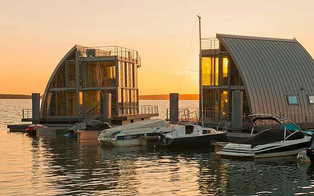 Schwimmende Ferienwohnung Lausitzer Seenland Schwimmende Ferienwohnung Lausitzer Seenland