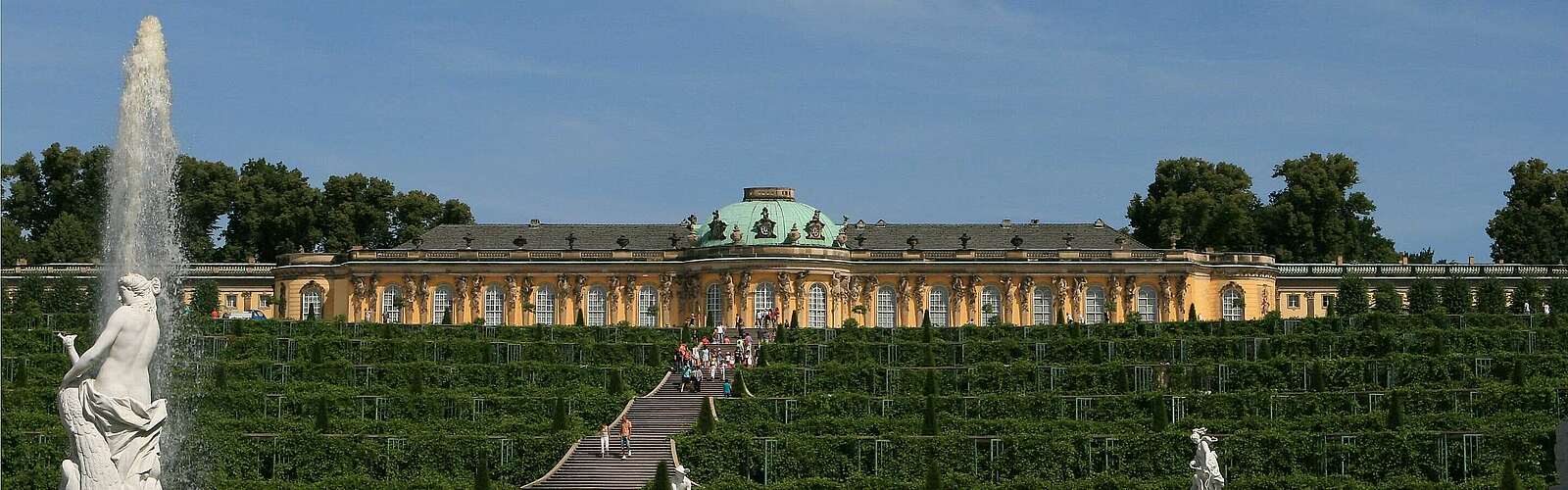 Schloss Sanssouci mit Weinbergterrassen