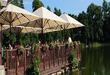 Die Seeterrasse des Restaurants Boddensee