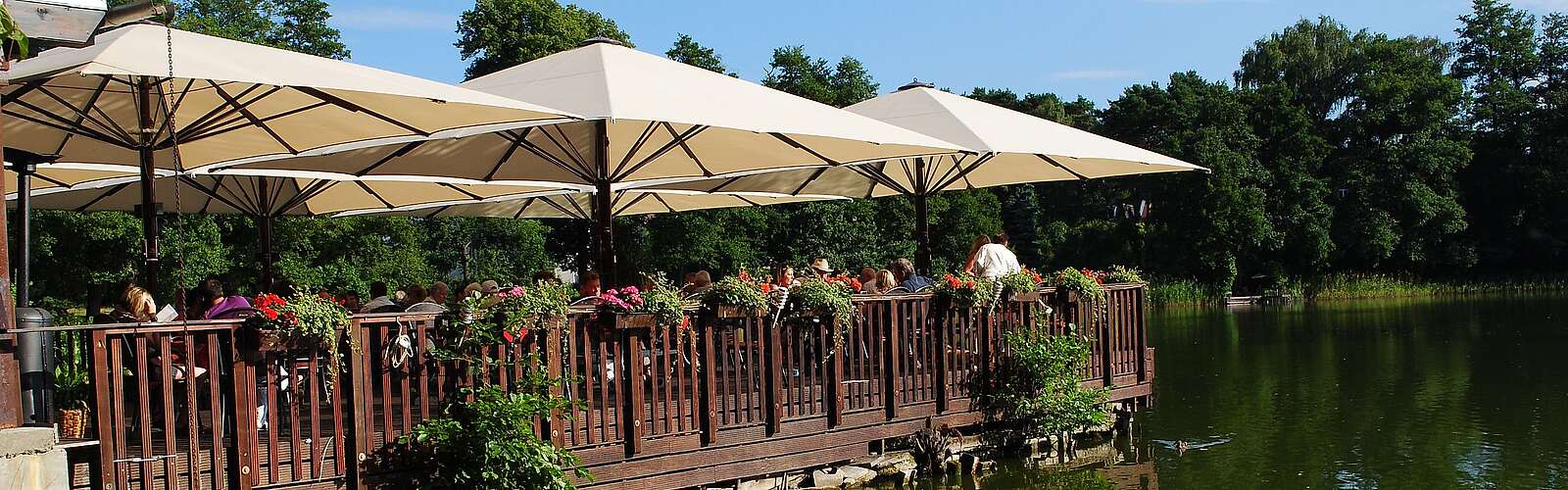 Die Seeterrasse des Restaurants Boddensee