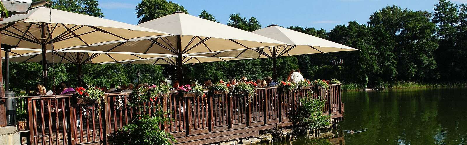 Die Seeterrasse des Restaurants Boddensee