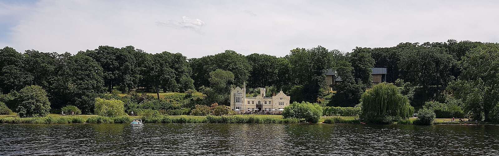 Blick auf das kleine Schloss