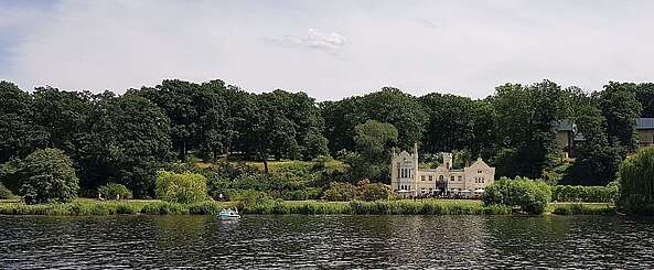 Blick auf das kleine Schloss