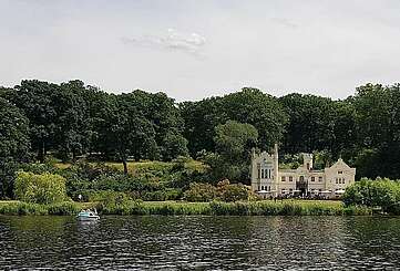 Blick auf das kleine Schloss