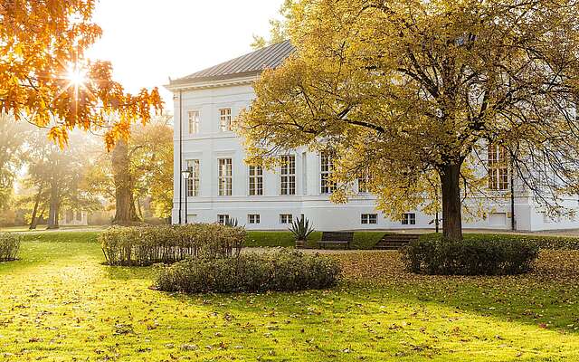 Schloss Neuhardenberg im Herbst