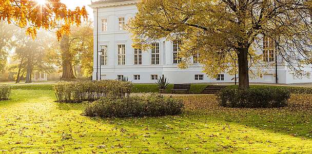 Schloss Neuhardenberg im Herbst