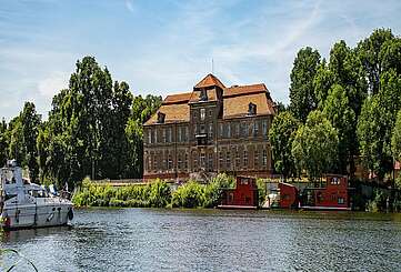 Blick auf das Schloss Plaue