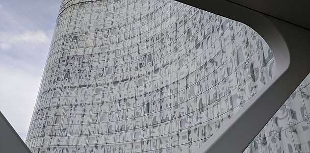 Fassade der BTU Universitätsbibliothek Cottbus–Senftenberg