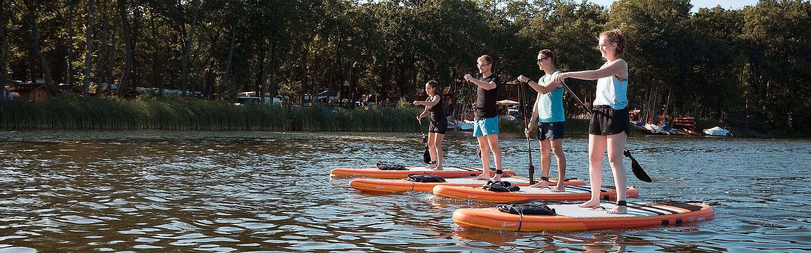 Mit SUP-Boards auf dem Templiner See
