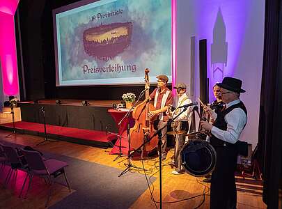 Bühne im Haus Schwärzetal während der Provinziale in Eberswalde