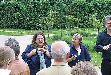 Führung im Park Charlottenhof in deutscher Gebärdensprache