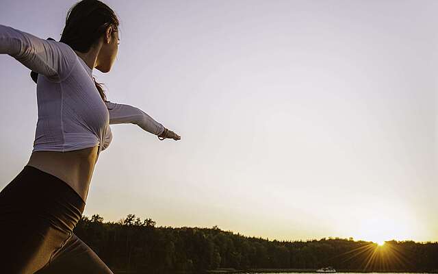 Yoga mit Blick auf den See