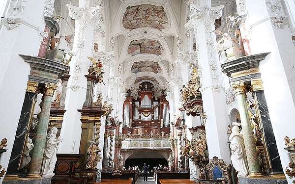 Barocke Klosterkirche in Neuzelle von innen