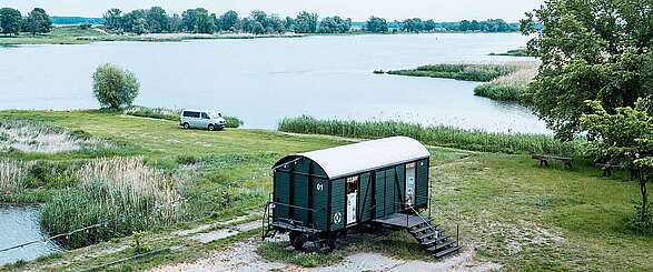 Van im Hafen Groß Neuendorf