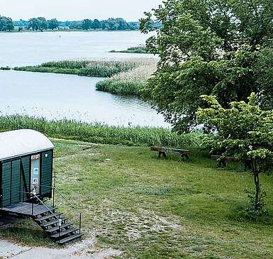 Van im Hafen Groß Neuendorf