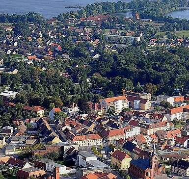Blick über Peitz, Luftbild mit Teichen