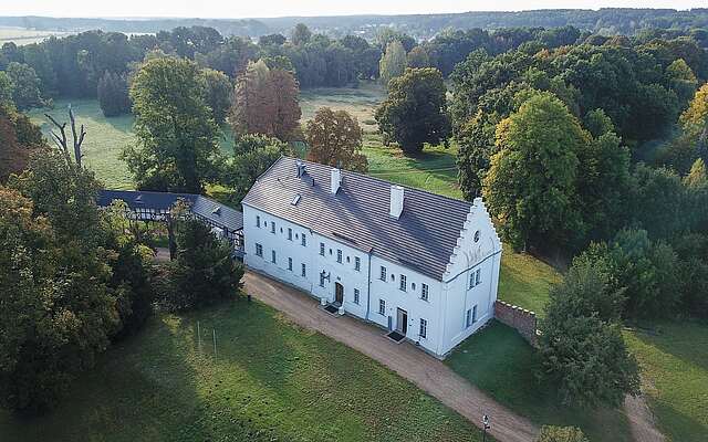 Altes_Schloss_Drohne.jpg