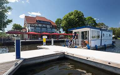 Barrierefreie Hausboottour
