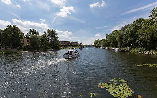 Mit dem Boot unterwegs in Brandenburg an der Havel Mit dem Boot unterwegs in Brandenburg an der Havel