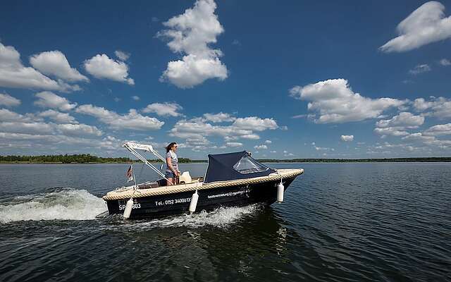 Motorboot auf dem Senftenberger See Motorboot auf dem Senftenberger See