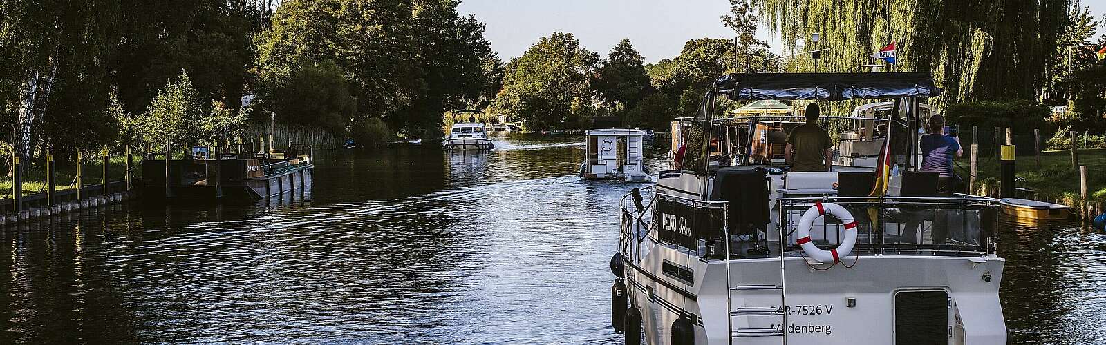 Hausboote auf dem Kanal