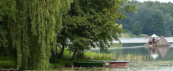 Floß auf Oberpfuhlsee bei Lychen