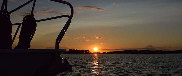 Abenddämmerung über dem See