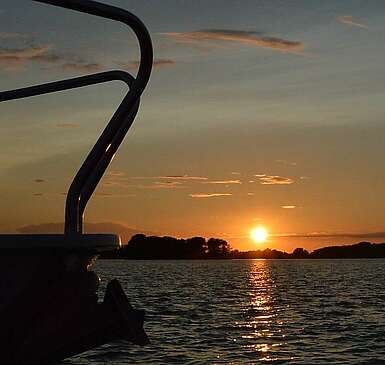 Abenddämmerung über dem See