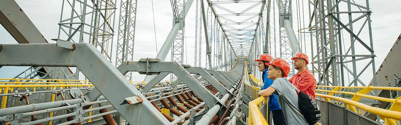 Familie besichtigt Besucherbergwerk F60